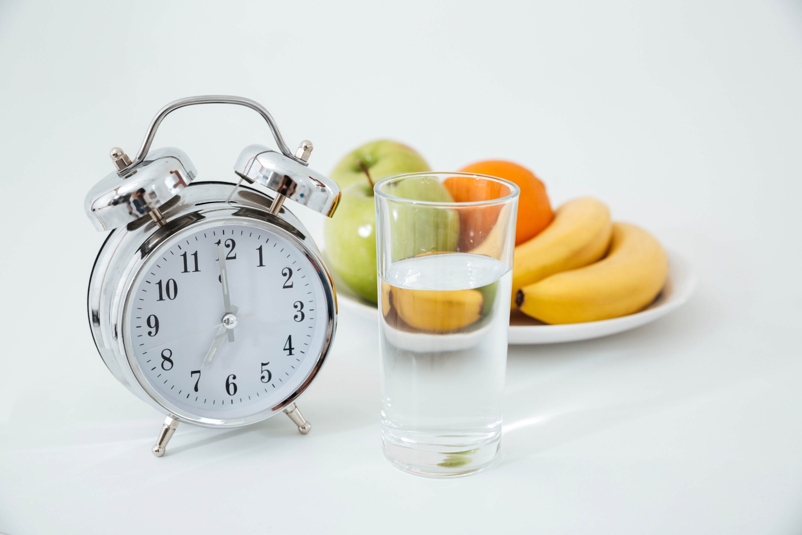 Ayuno intermitente y salud del estómago: ¿le conviene si tiene gastritis, reflujo o colon irritable?